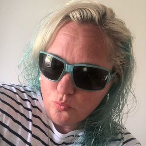 Meet your Posher, April